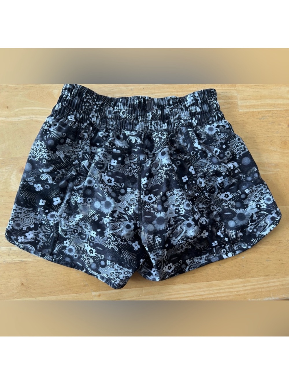 Lululemon Tracker Short *SW - Picture 2 of 12
